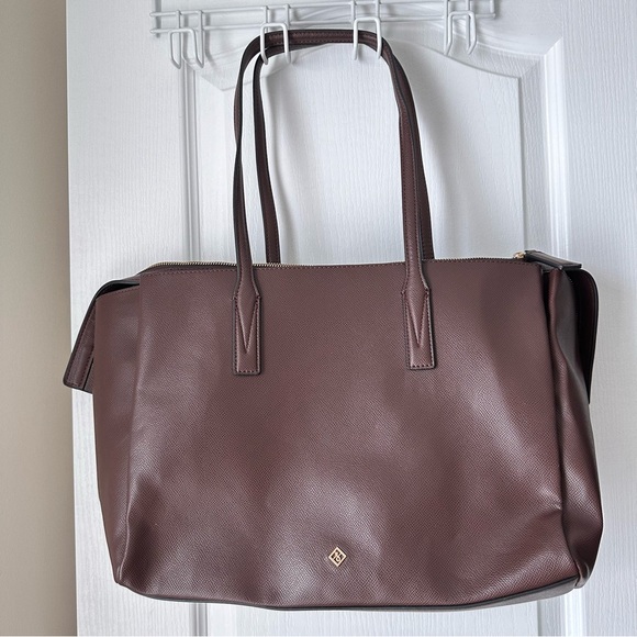 Call It Spring dark brown women’s zippered purse with gold hardware - Picture 4 of 7